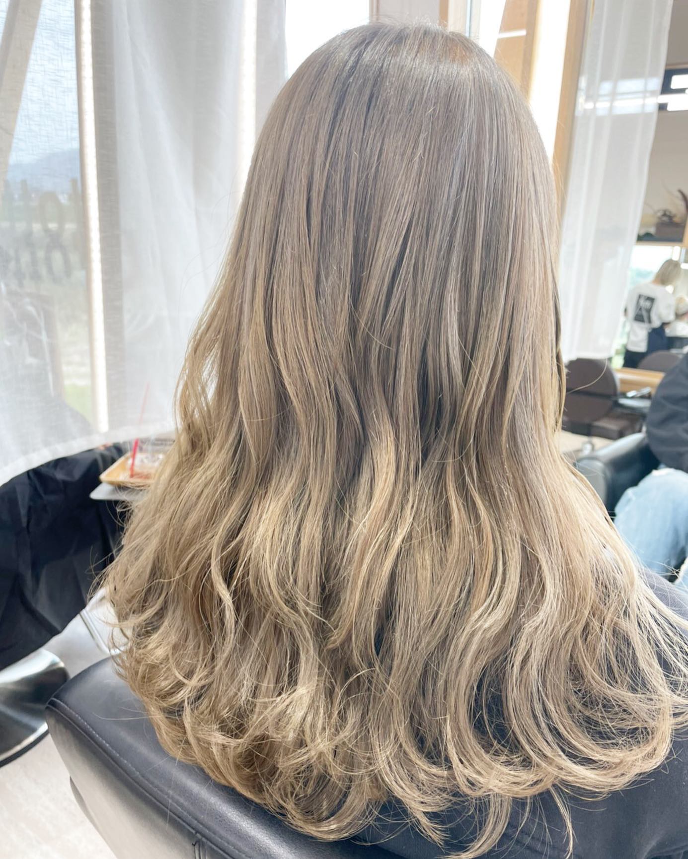 プラチナシルバー春夏は明るく可愛く#totti #hair #color #perm #cut #hairstyle #haircolor #hairarrange #stylist #care #carelist #aujua #イルミナカラー #headspa #treatment #美容院