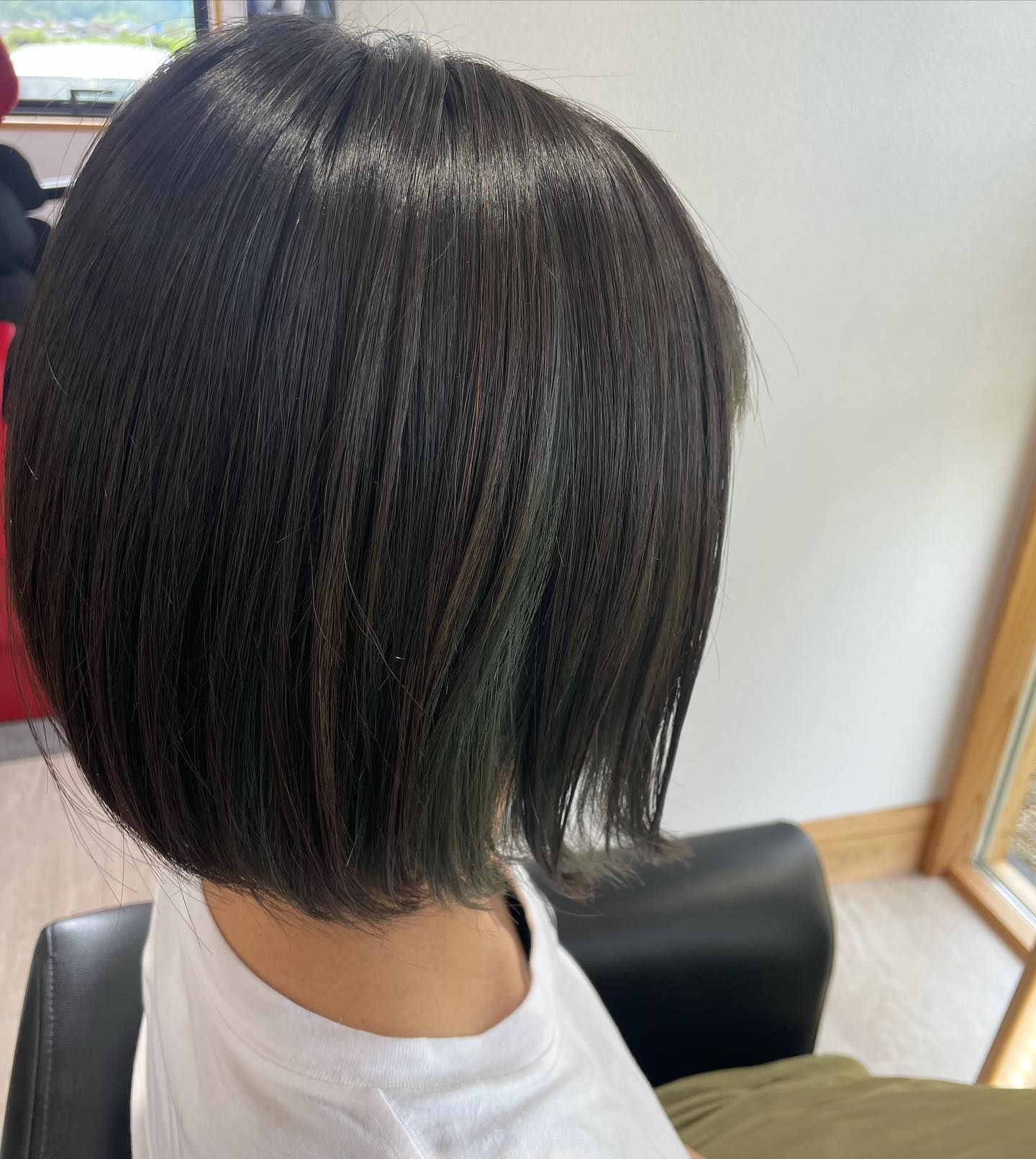 チラリと見えるグリーンが可愛い#totti #hair #color #perm #cut #hairstyle #haircolor #hairarrange #stylist #care #carelist #aujua #イルミナカラー #headspa #treatment #美容院