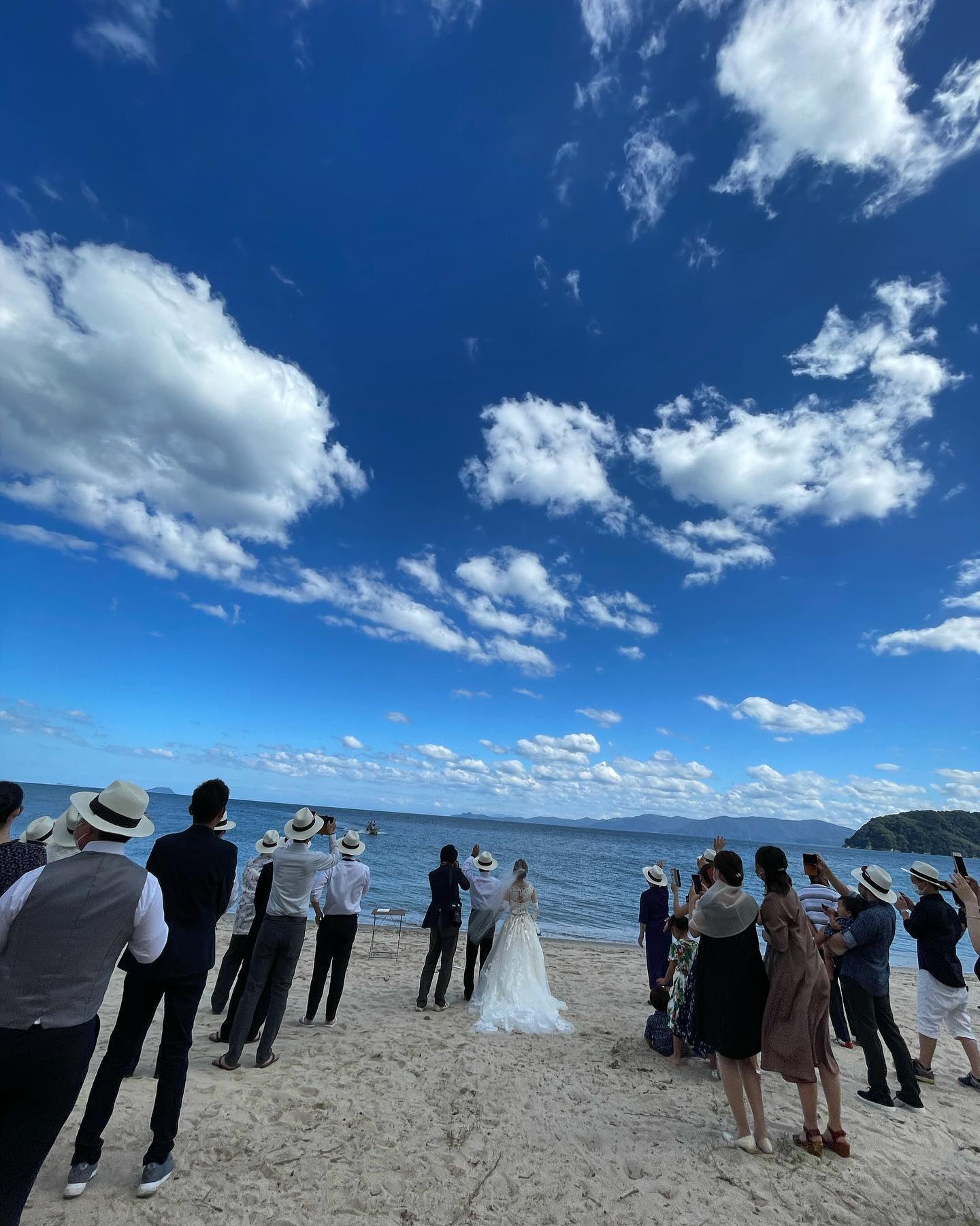 #結婚式.．#ビーチウエディング#beachwedding #ocean#sky #新郎#海から入場##素敵#おめでとう##．．@weddingpage_produce ．．〠627-0004京丹後市峰山町荒山1220-1︎0772608704close:Wednesday