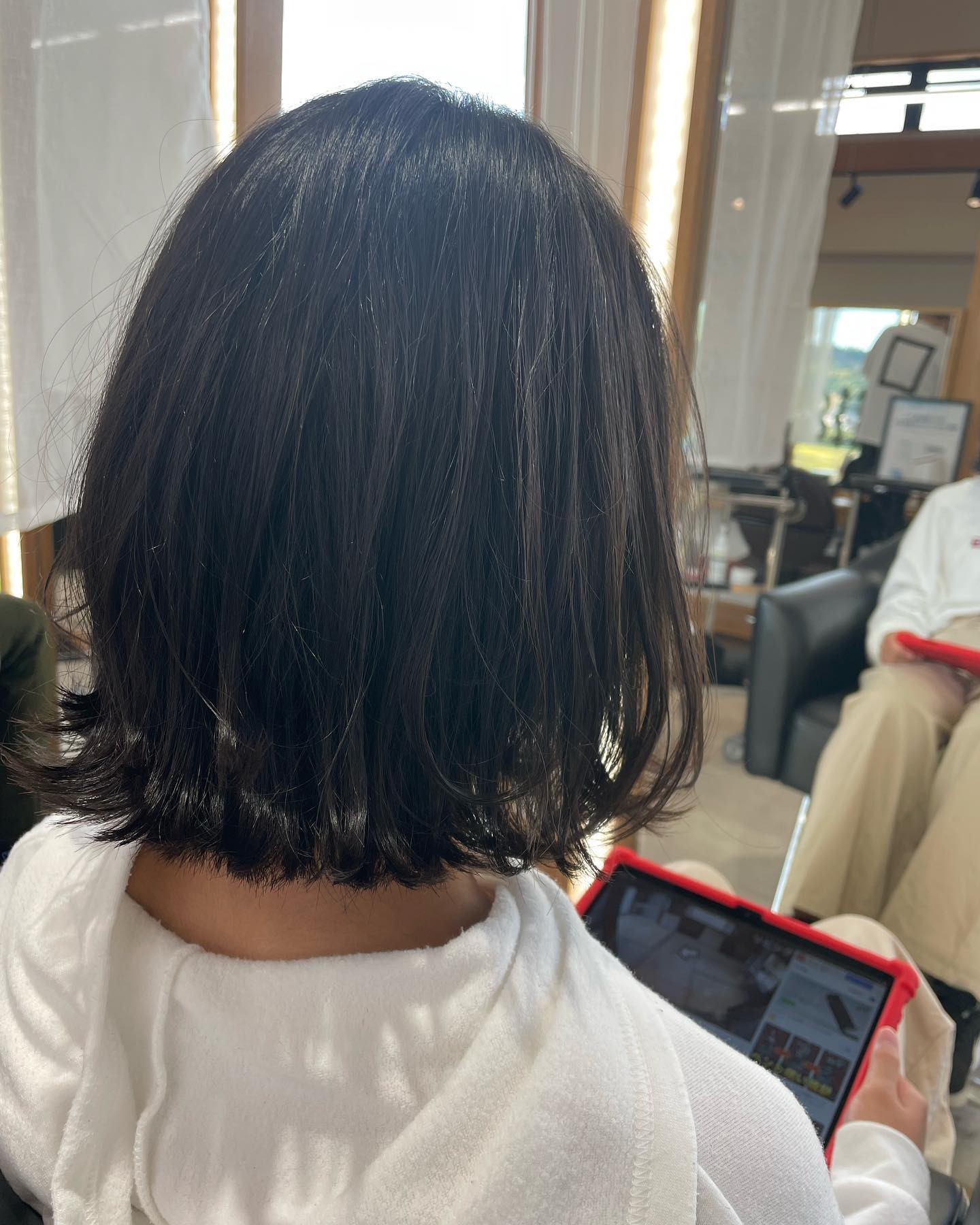 後ろ姿はもう大人ですねぇ🤔中学生女子可愛い#totti #hair #color #perm #cut #hairstyle #haircolor #hairarrange #stylist #care #carelist #aujua #イルミナカラー #headspa #treatment #美容院